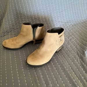 Sorel Lola ankle boot